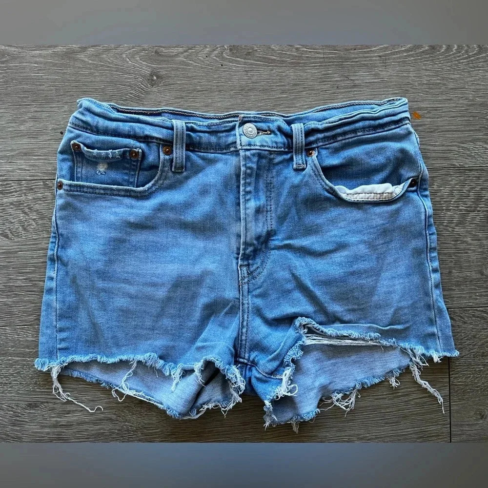 Levi's High Raise Shorts - Jean Shorts - Women's Size 29